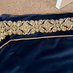 Front gate holiday collection tree shirt.